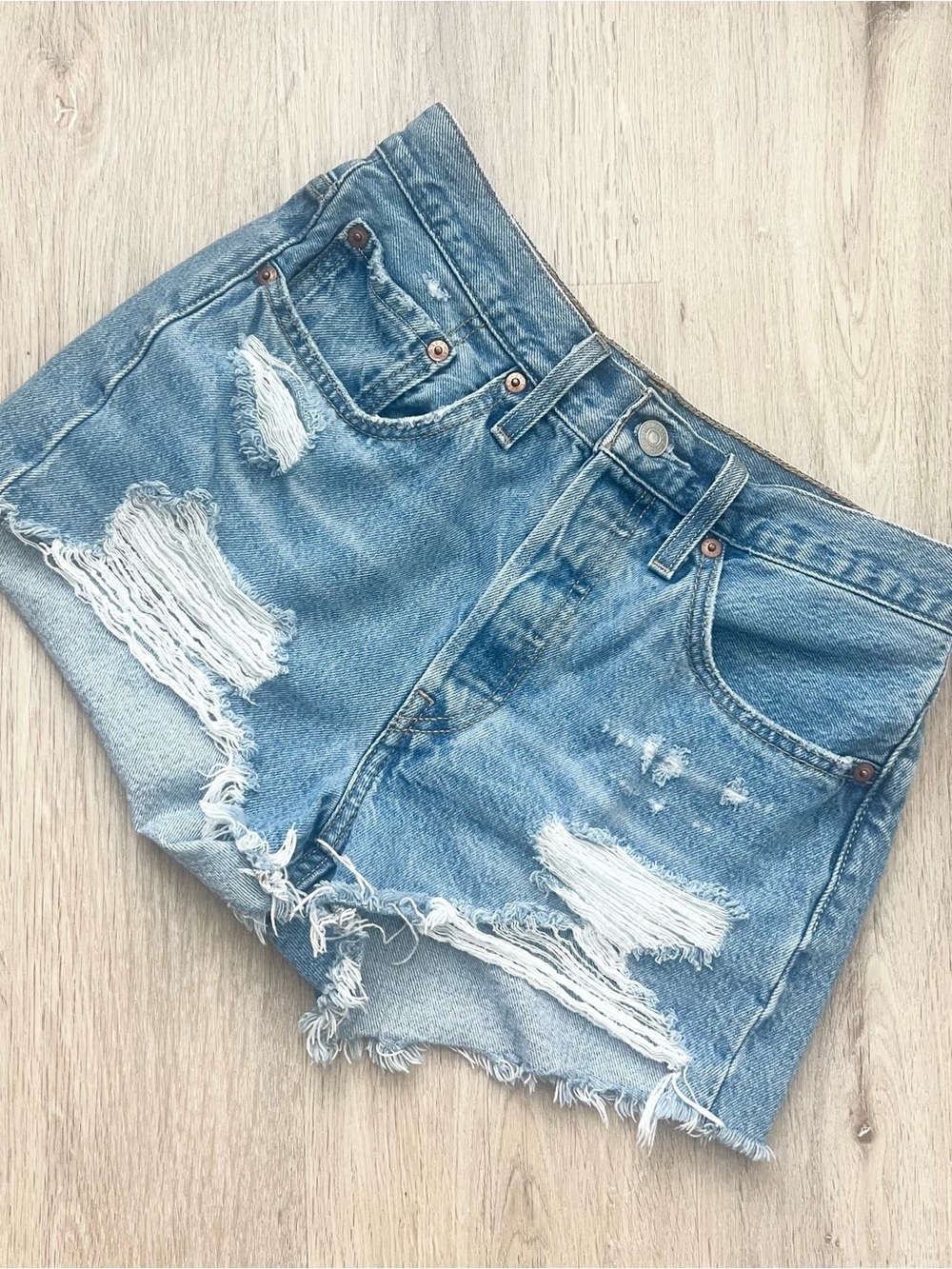 Levi’s 501 Cut Off Denim Shorts Womens W26 Blue Ripped Distressed Y2K Jorts - Picture 3 of 8